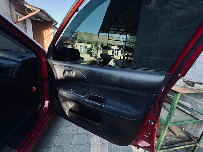 Mitsubishi Lancer 2006 - 7