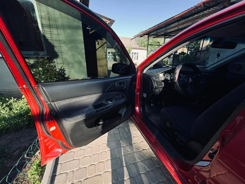 Mitsubishi Lancer 2006 - 8