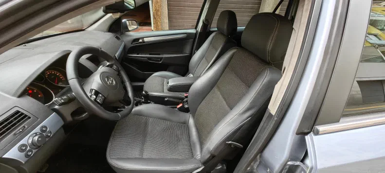 Opel Astra 2008 - 9