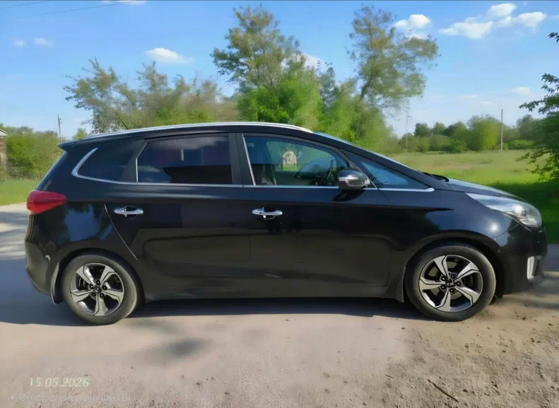 Kia Carens 2012 - 1