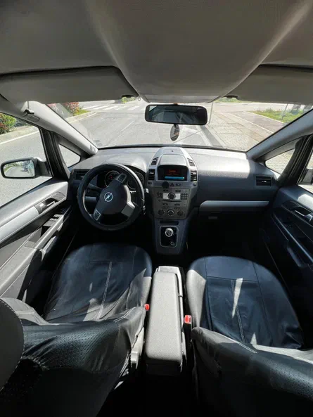 Opel Zafira 2008 - 5