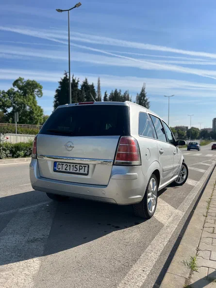Opel Zafira 2008 - 16