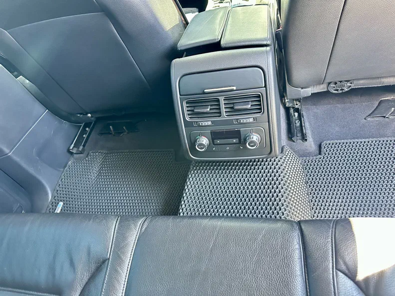 Volkswagen Touareg 2012 - 1
