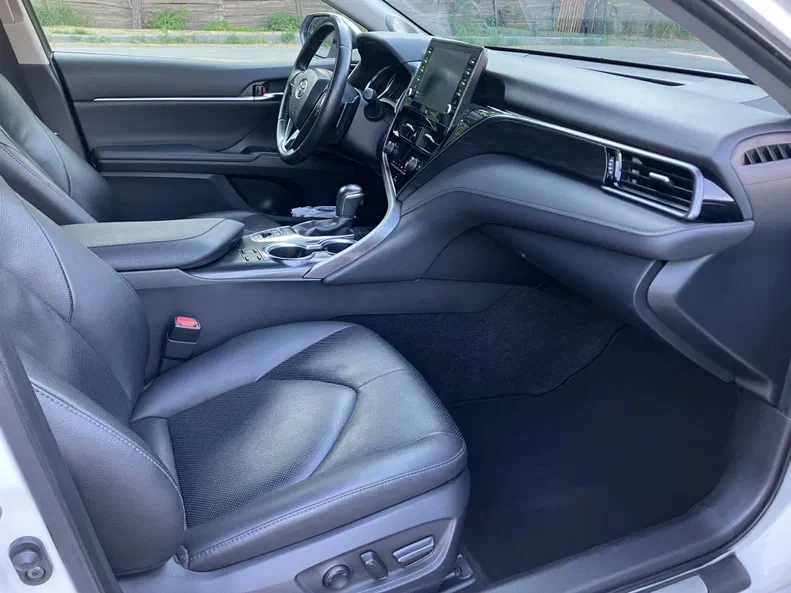 Toyota Camry 2021 - 12