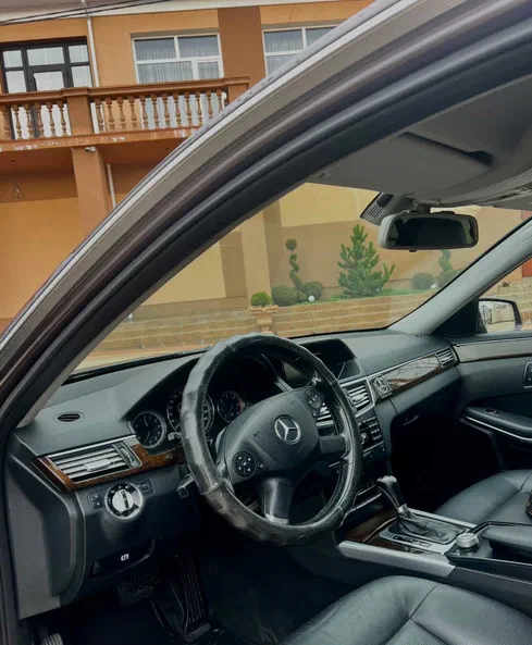 Mercedes-Benz E-Клас 2011 - 1