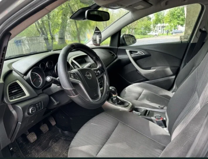 Opel Astra 2011 - 3