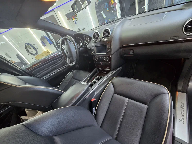 Mercedes-Benz M-Клас 2010 - 9