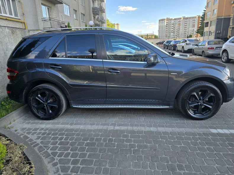 Mercedes-Benz M-Клас 2010 - 7