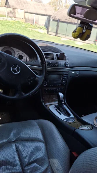 Mercedes-Benz E-Клас 2003 - 4
