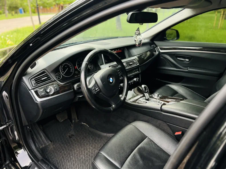 BMW 5 серія 2013 - 8