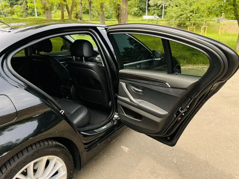 BMW 5 серія 2013 - 23