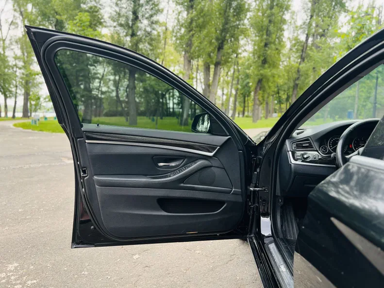 BMW 5 серія 2013 - 11