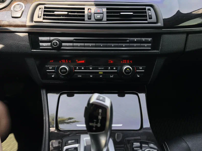 BMW 5 серія 2013 - 13