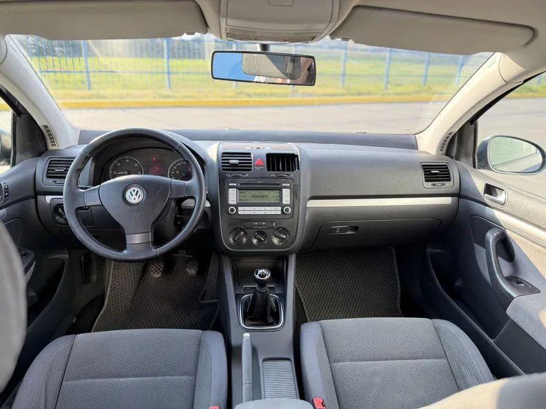 Volkswagen Golf 2005 - 9