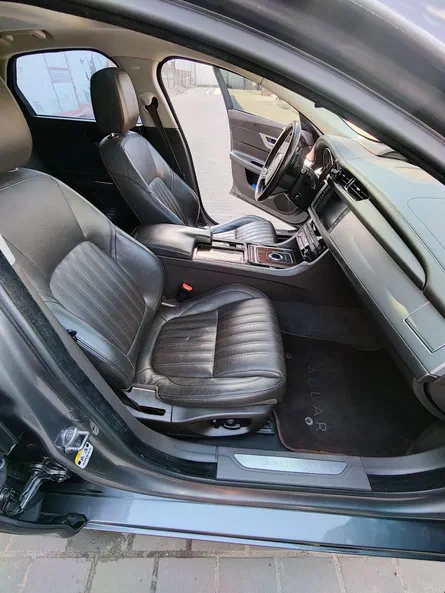 Jaguar XF 2016 - 6