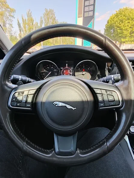 Jaguar XF 2016 - 8