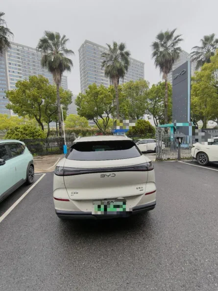 BYD Sea Lion 07 2025 - 2