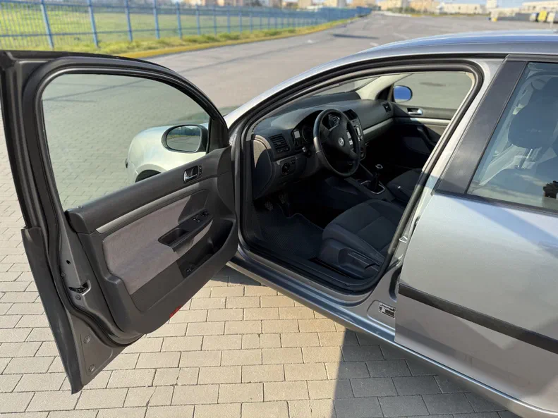 Volkswagen Golf 2005 - 5
