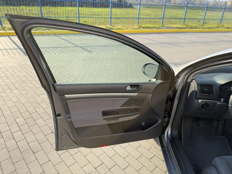 Volkswagen Golf 2005 - 2