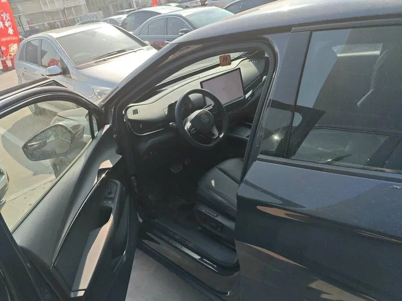 Volkswagen ID.Unyx 06 2025 - 4