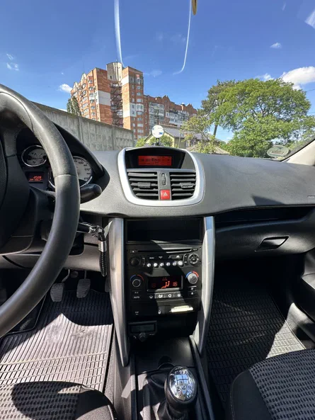 Peugeot 207 2011 - 5