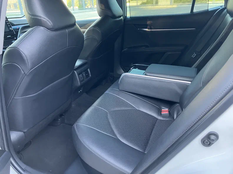 Toyota Camry 2021 - 9