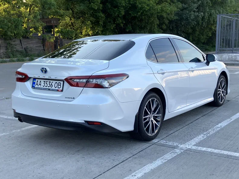Toyota Camry 2021 - 5