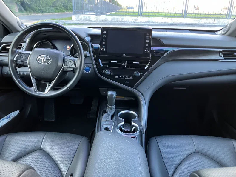 Toyota Camry 2021 - 10