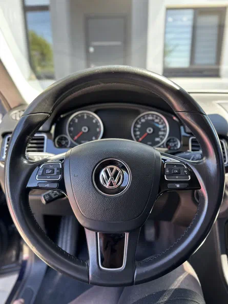 Volkswagen Touareg 2012 - 11