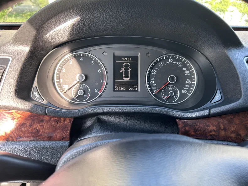 Volkswagen Passat 2012 - 17