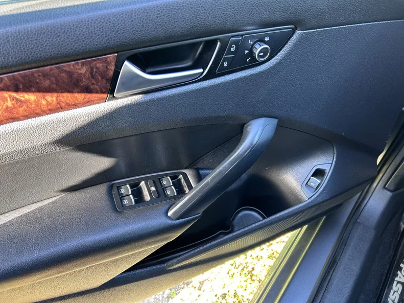 Volkswagen Passat 2012 - 19