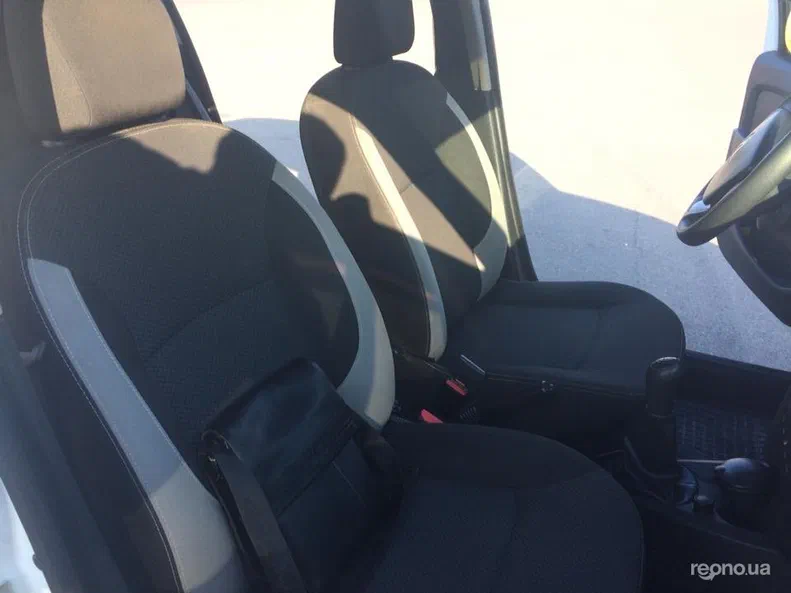 Renault Logan 2013 - 13