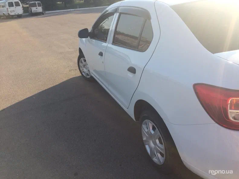 Renault Logan 2013 - 8