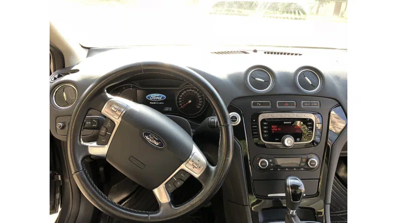 Ford Mondeo 2011 - 5