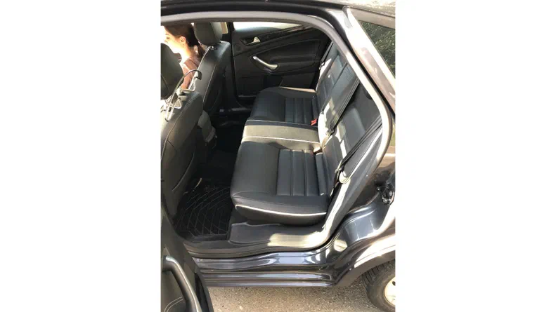 Ford Mondeo 2011 - 10