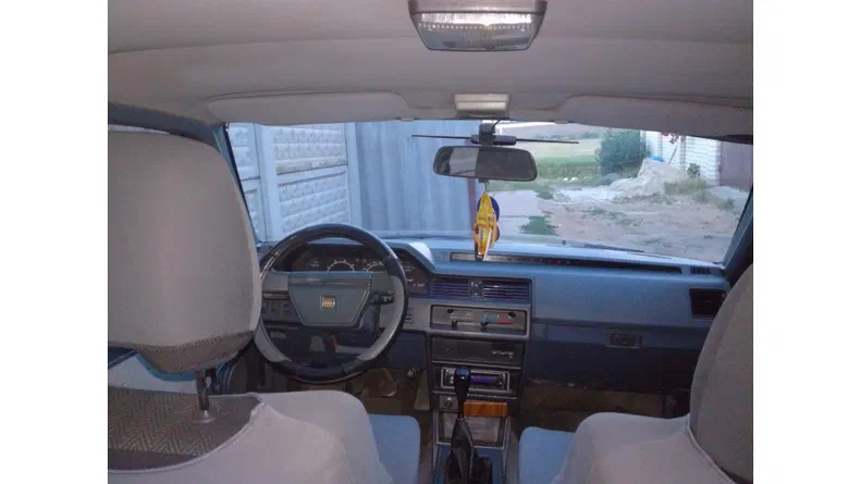 Nissan Bluebird 1985 - 7