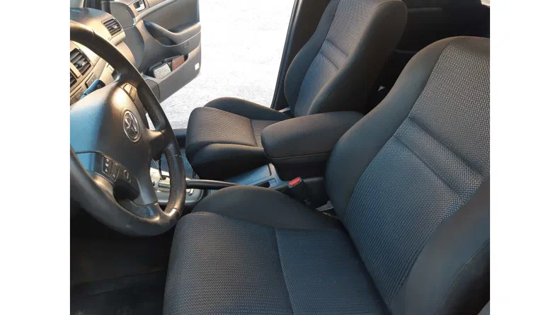 Toyota Avensis 2007 - 8