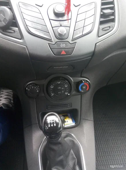 Ford Fiesta 2013 - 12