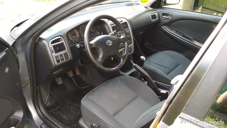 Toyota Avensis 2001 - 4