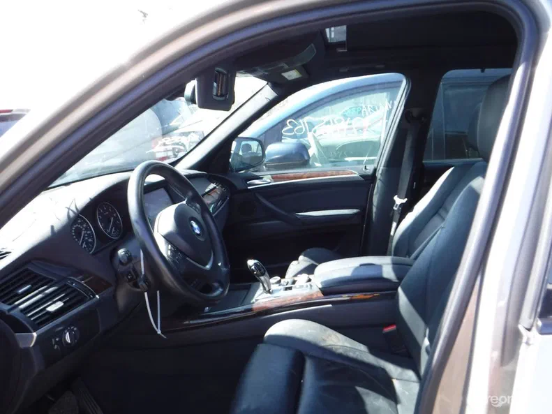 BMW X5 2011 - 8