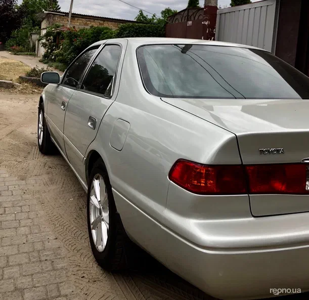 Toyota Camry 2000