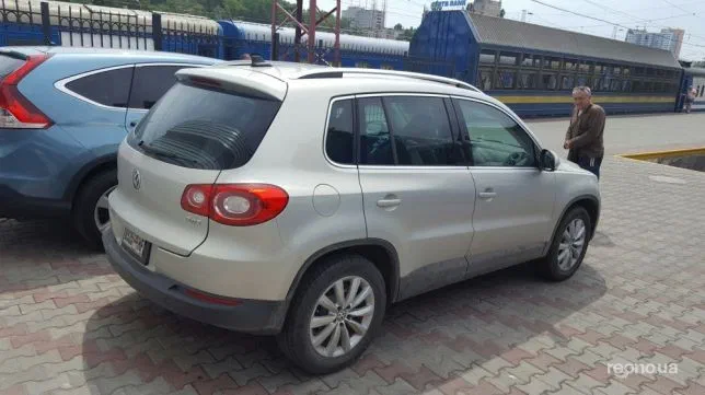 Volkswagen Tiguan 2011 - 1