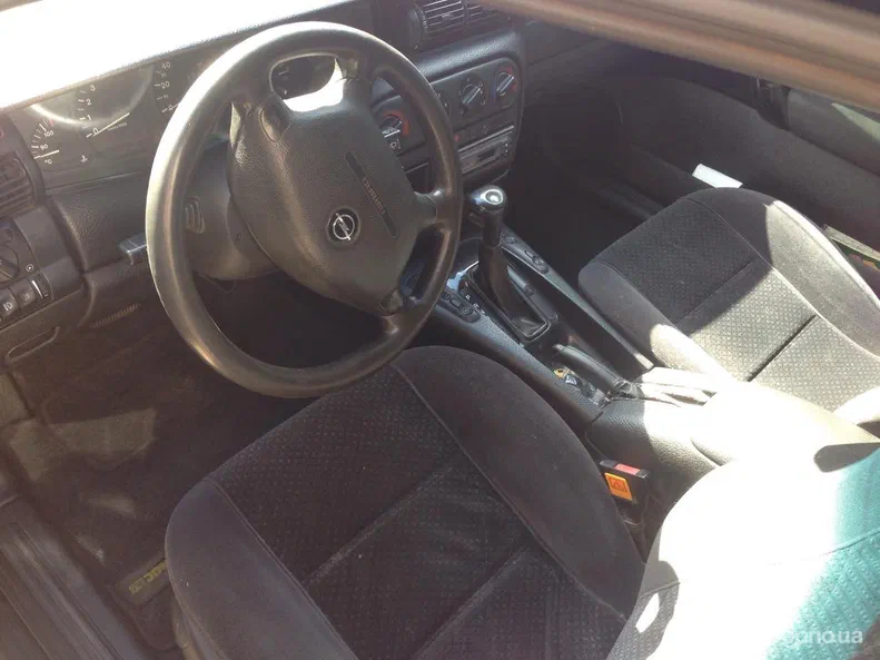 Opel Omega 1998 - 4
