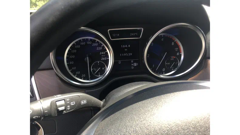 Mercedes-Benz M-Клас 2012 - 17