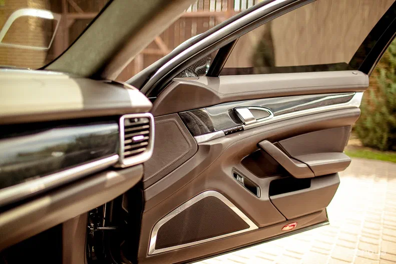 Porsche Panamera 2010 - 17