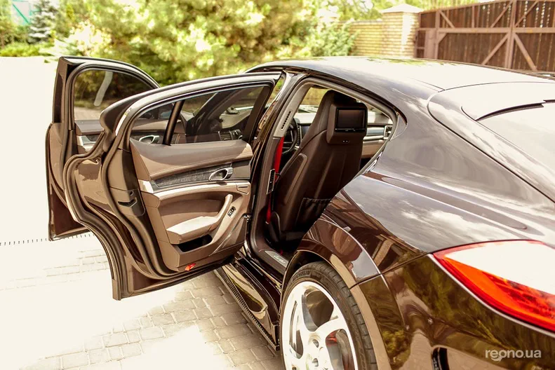 Porsche Panamera 2010 - 9