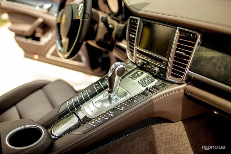 Porsche Panamera 2010 - 18