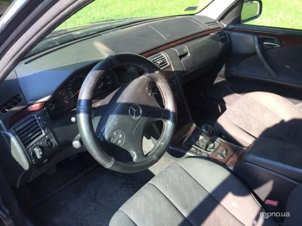 Mercedes-Benz E-Клас 2000 - 5