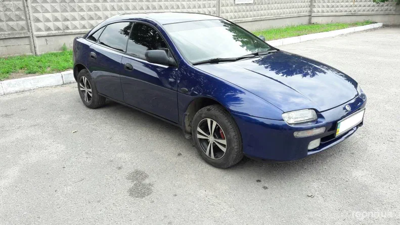 Mazda 323 1996