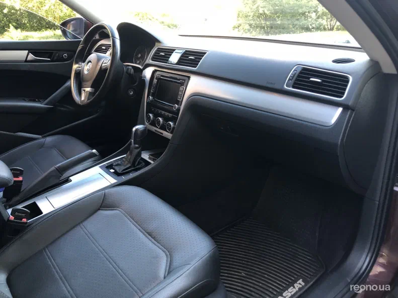 Volkswagen Passat 2012 - 9